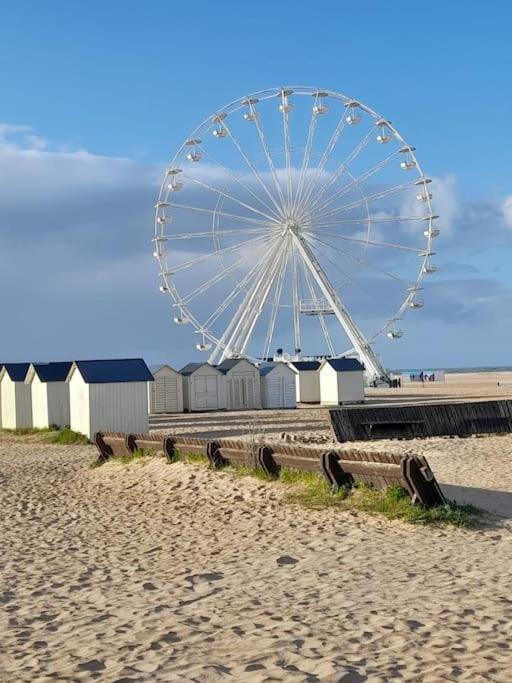 Persea Yourhosthelper Ouistreham Luaran gambar