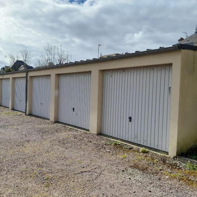 Persea Yourhosthelper Ouistreham Luaran gambar